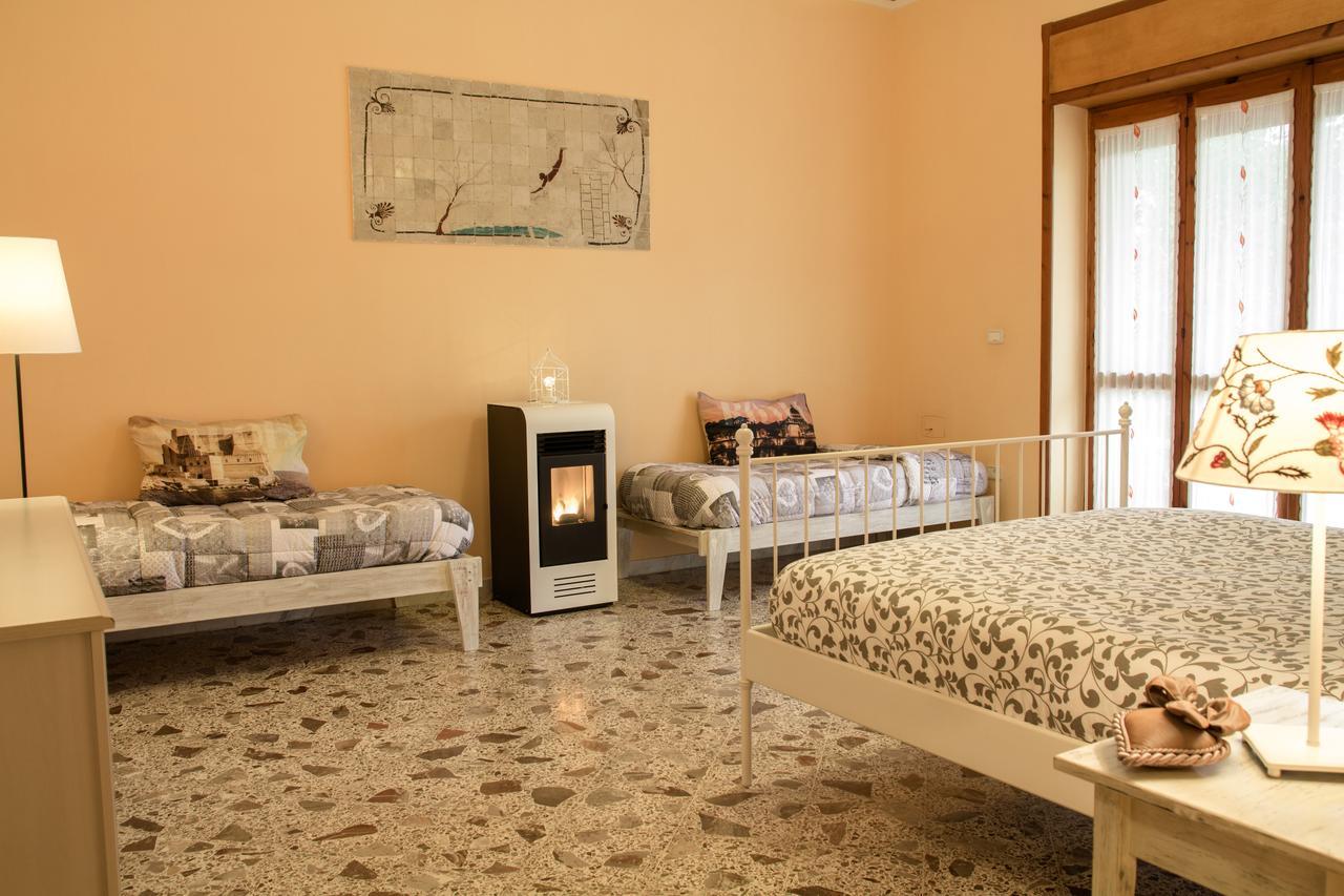 Villa Claudianna Bed & Bike Paestum Exteriör bild